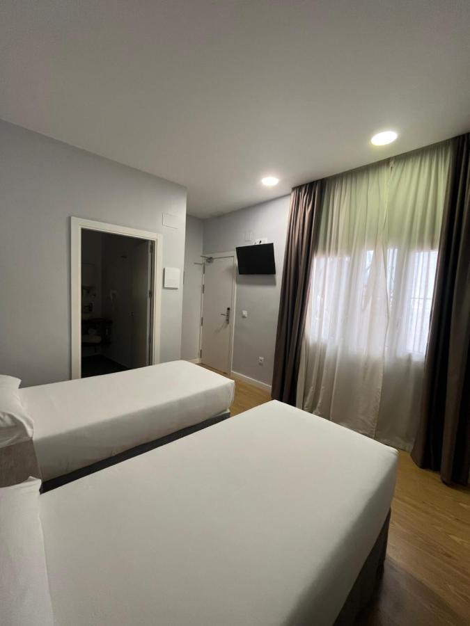 Hostal Atenas Sevilla Exteriör bild