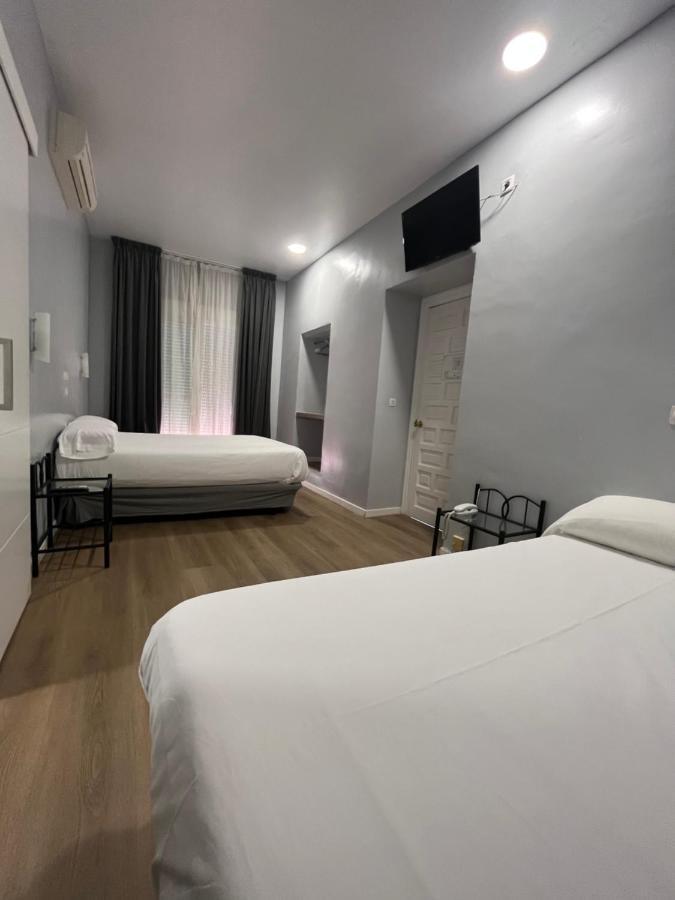 Hostal Atenas Sevilla Exteriör bild