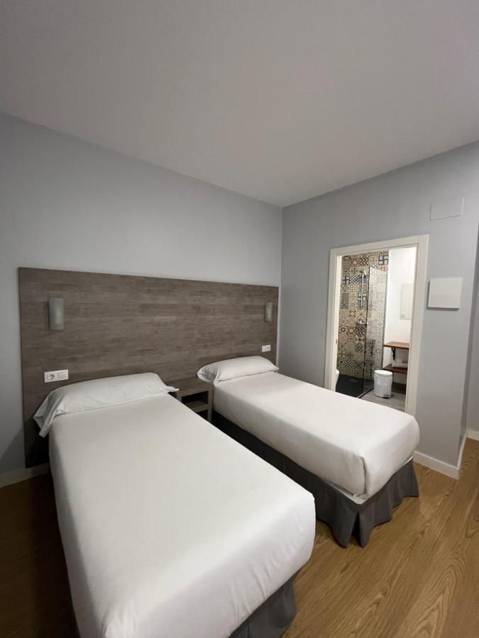 Hostal Atenas Sevilla Exteriör bild