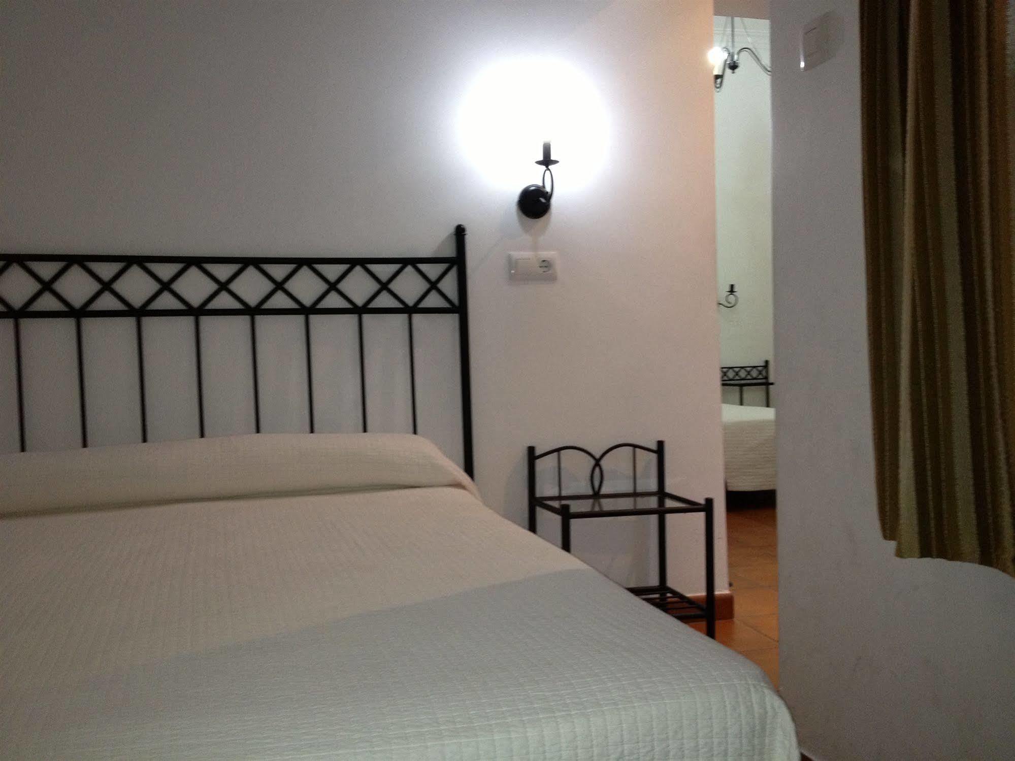 Hostal Atenas Sevilla Exteriör bild
